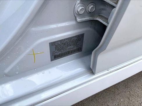 Used 2025 Nissan Sentra SR image 32