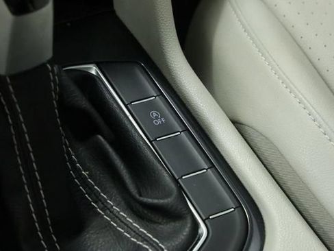 Certified 2024 Volkswagen Tiguan SE w/ Panoramic Sunroof Package FWD image 24