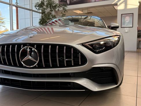 Used 2023 Mercedes-Benz SL 43 AMG w/ Driver Assistance Package image 14