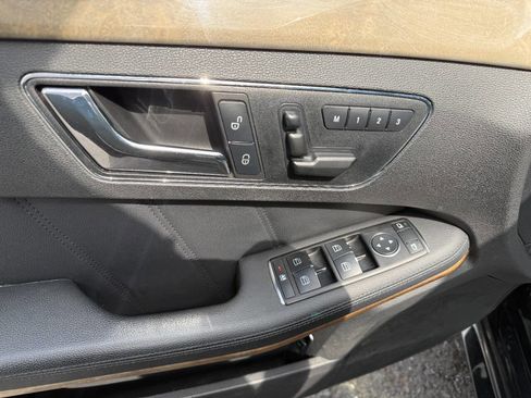Used 2011 Mercedes-Benz E 350 4MATIC Sedan image 13