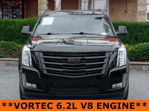 Used 2017 Cadillac Escalade ESV Platinum RWD image 3