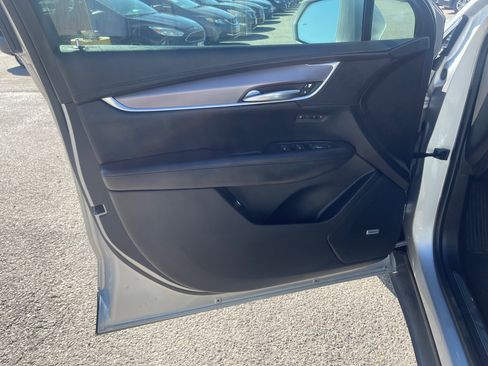 Used 2017 Cadillac XT5 Luxury image 10