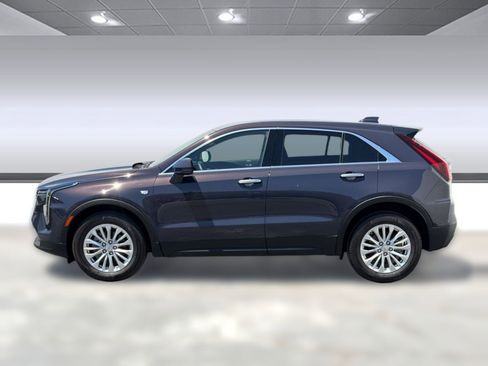 Certified 2024 Cadillac XT4 Luxury FWD image 2