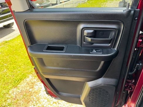 Used 2018 RAM 1500 Express w/ Express Value Package AWD/4WD image 18
