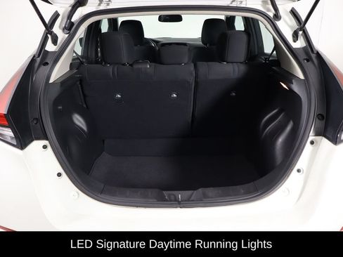 Used 2021 Nissan Leaf SV w/ SV Technology Package FWD image 14