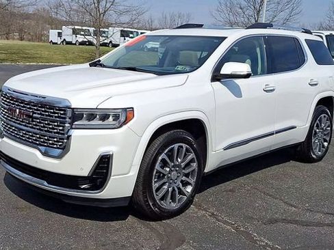 Certified 2022 GMC Acadia Denali w/ Denali Ultimate Package AWD/4WD image 4