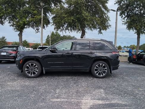 Used 2023 Jeep Grand Cherokee Overland w/ Rear Seat Video Group I AWD/4WD image 3