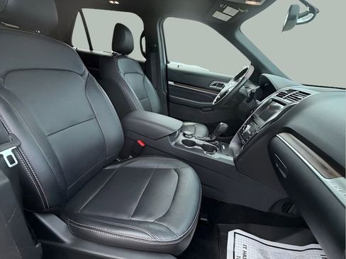 Certified 2019 Ford Explorer Limited w/ Class III Trailer Tow Package AWD/4WD image 16