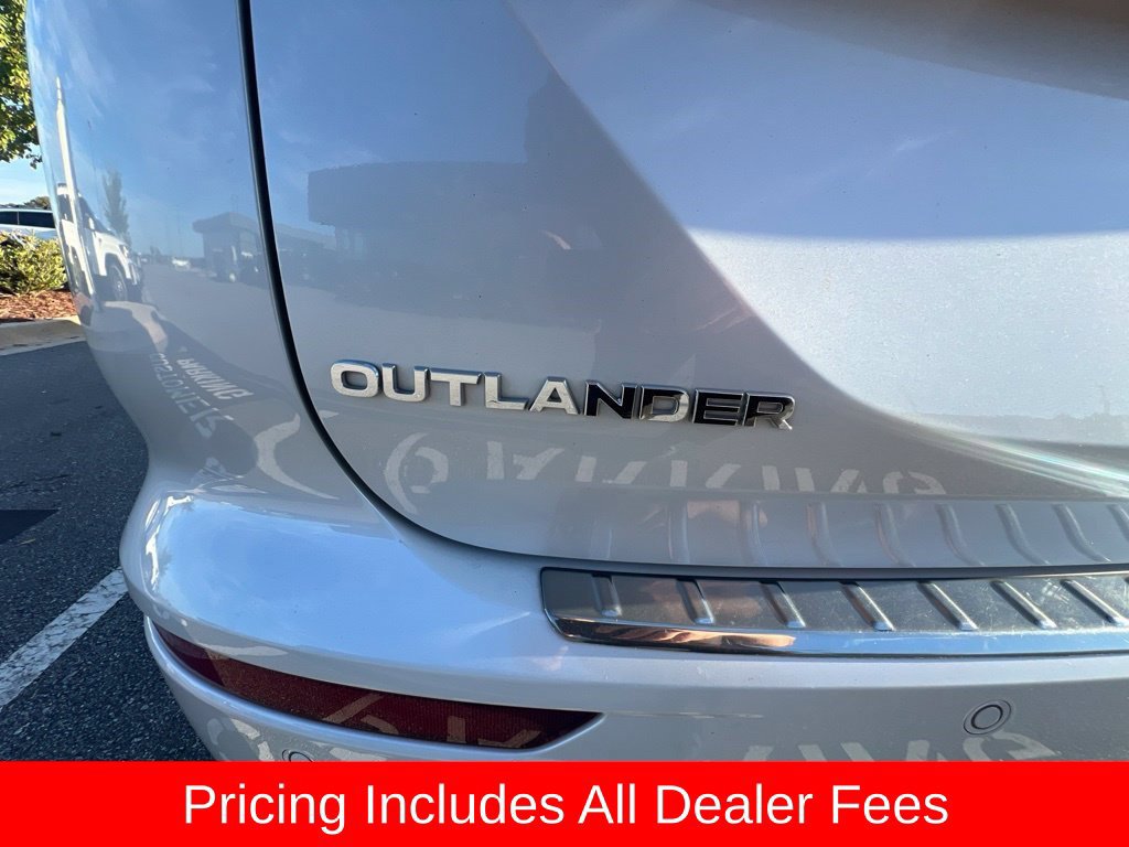 Used 2022 Mitsubishi Outlander SEL FWD image 3