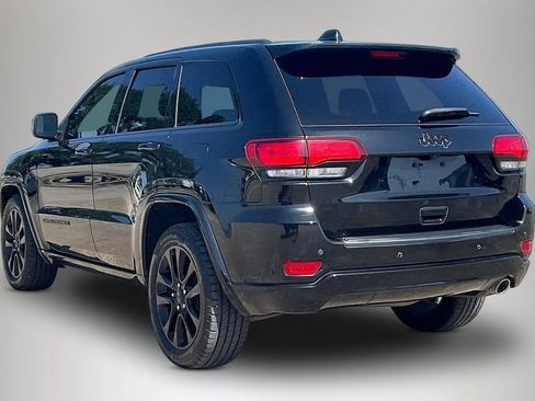 Used 2018 Jeep Grand Cherokee Altitude RWD image 4