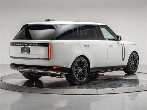 New 2025 Land Rover Range Rover Long Wheelbase SE image 5