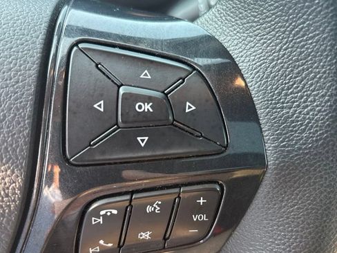 Used 2018 Ford Explorer XLT w/ Equipment Group 202A AWD/4WD image 25