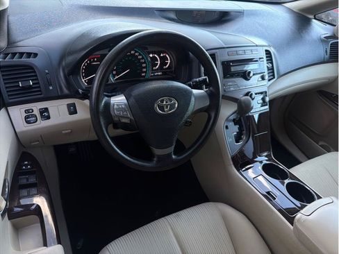 Used 2009 Toyota Venza FWD image 2