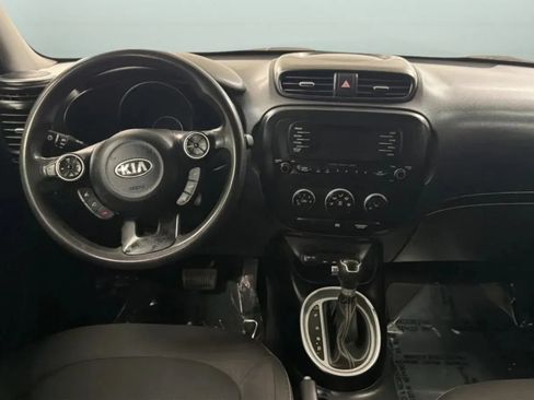 Used 2015 Kia Soul + FWD image 11