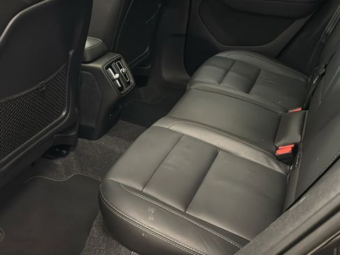 Certified 2025 Volvo XC40 B5 Plus image 27