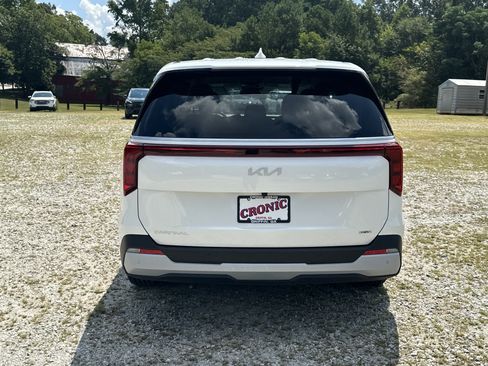 Used 2026 Kia Carnival LXS FWD image 6