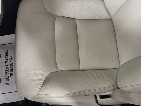 Certified 2024 Volvo XC60 B5 Plus w/ Protection Package Premier AWD/4WD image 19