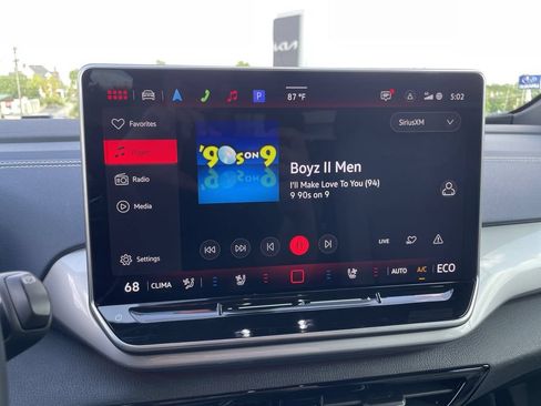 Certified 2025 Volkswagen ID.4 Pro S Plus AWD/4WD image 12