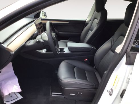 Used 2022 Tesla Model Y Performance AWD/4WD image 21