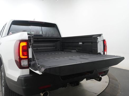 Used 2023 Honda Ridgeline RTL-E image 17