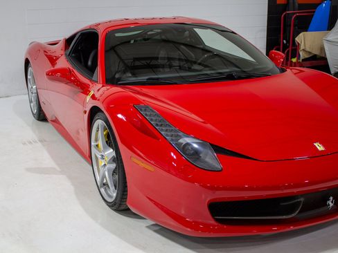 Used 2014 Ferrari 458 Italia Coupe RWD image 11