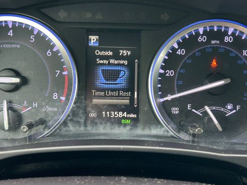 Used 2019 Toyota Highlander XLE AWD/4WD image 29