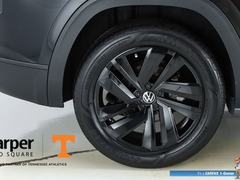 Used 2023 Volkswagen Atlas Cross Sport SE FWD image 13