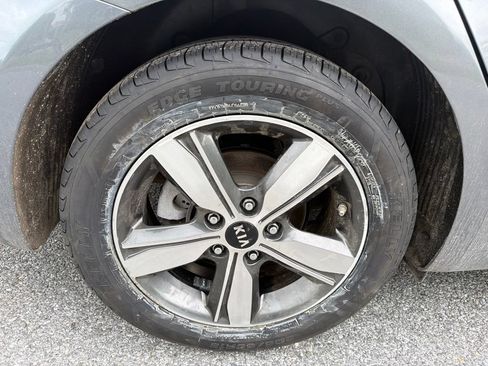 Used 2018 Kia Forte S FWD image 12