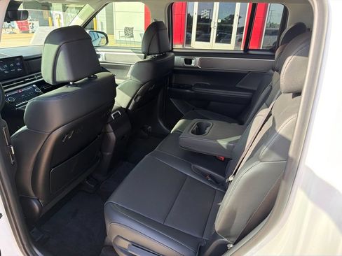 Used 2026 Hyundai Santa Fe SEL AWD/4WD image 16