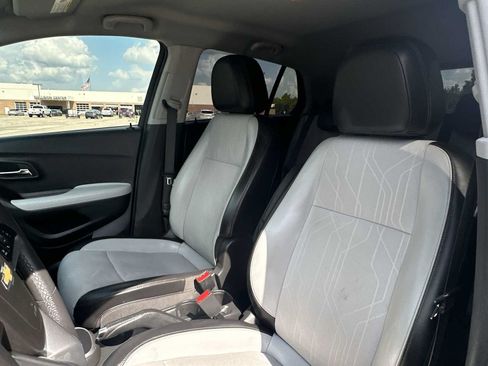 Used 2021 Chevrolet Trax LT w/ Driver Confidence Package AWD/4WD image 10