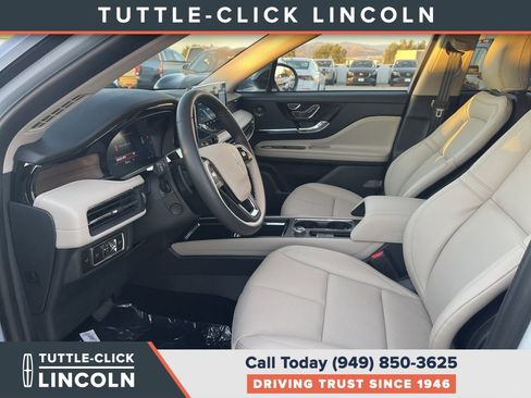 New 2025 Lincoln Corsair Reserve w/ Equipment Group 202A image 17