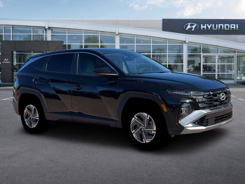 New 2026 Hyundai Tucson Blue SE image 10