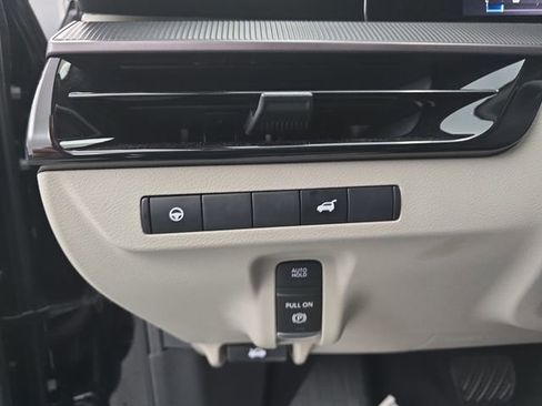 Used 2025 Nissan Murano SV image 40