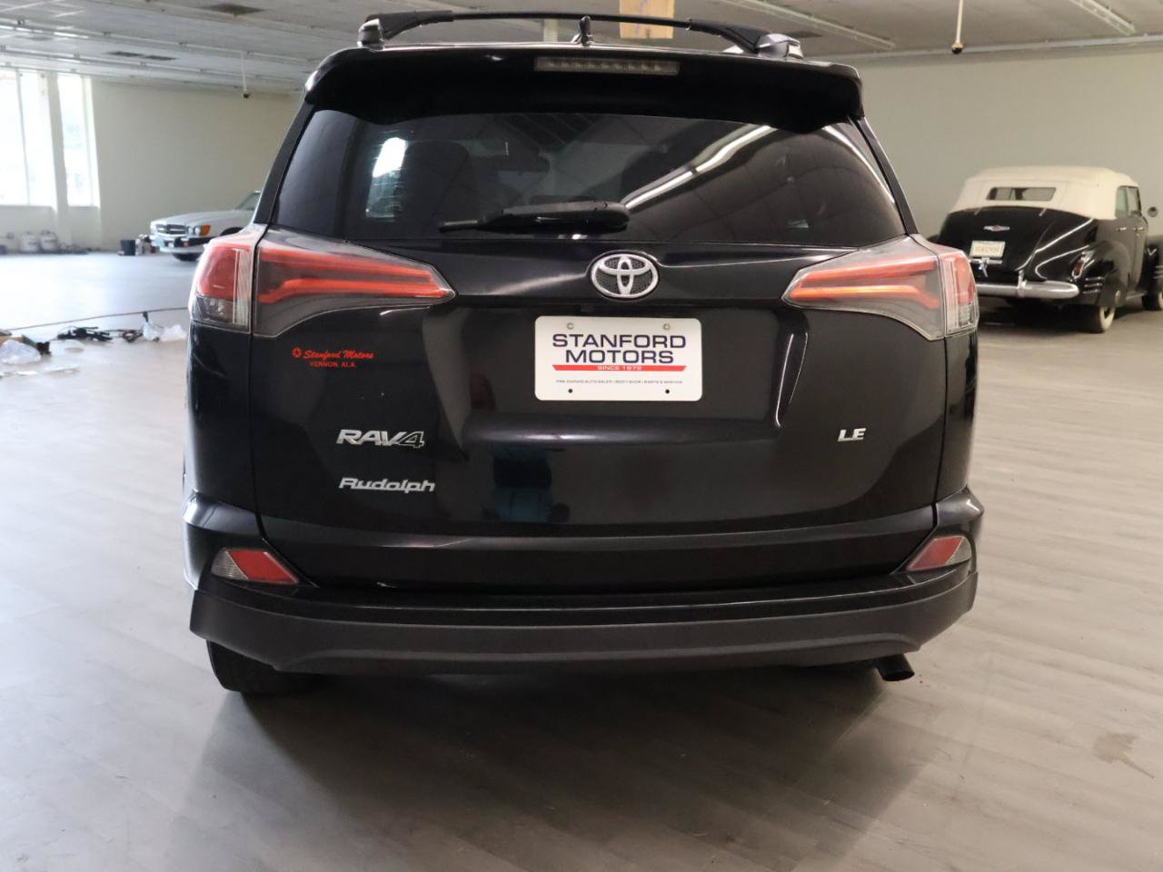 Used 2017 Toyota RAV4 LE FWD image 6