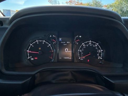 Used 2022 Toyota 4Runner SR5 Premium image 17