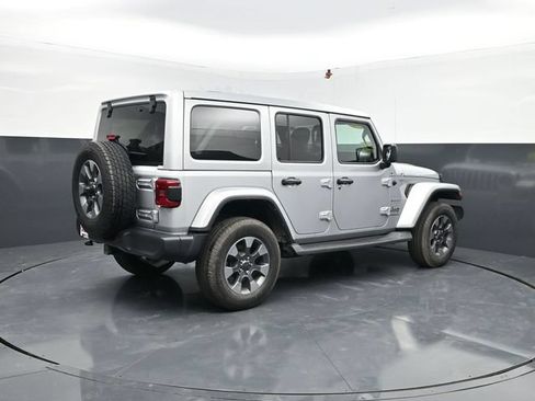 Used 2023 Jeep Wrangler Unlimited Sahara w/ LED Lighting Group AWD/4WD image 9