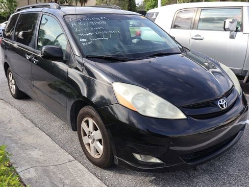 Used 2009 Toyota Sienna XLE FWD image 6