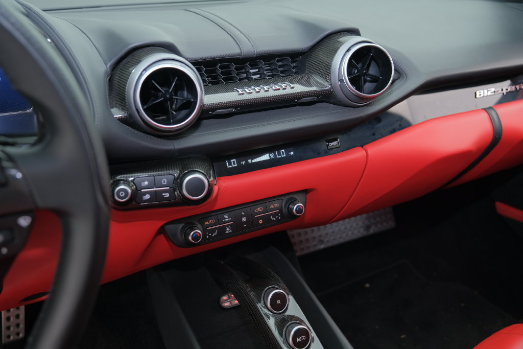 Used 2018 Ferrari 812 Superfast RWD image 36