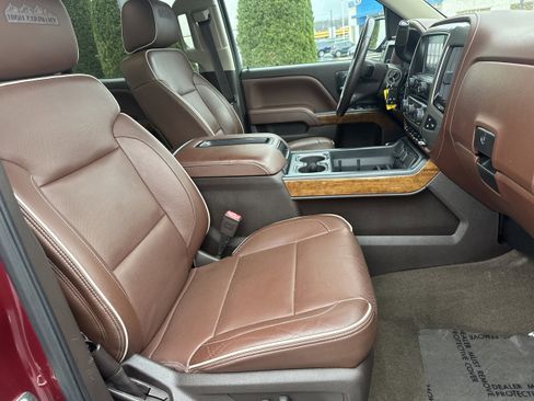 Used 2015 Chevrolet Silverado 1500 High Country w/ High Country Premium Package image 16