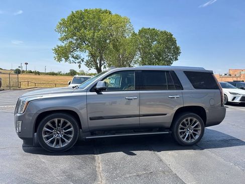Used 2020 Cadillac Escalade Premium Luxury w/ Escalade Sport Edition AWD/4WD image 1