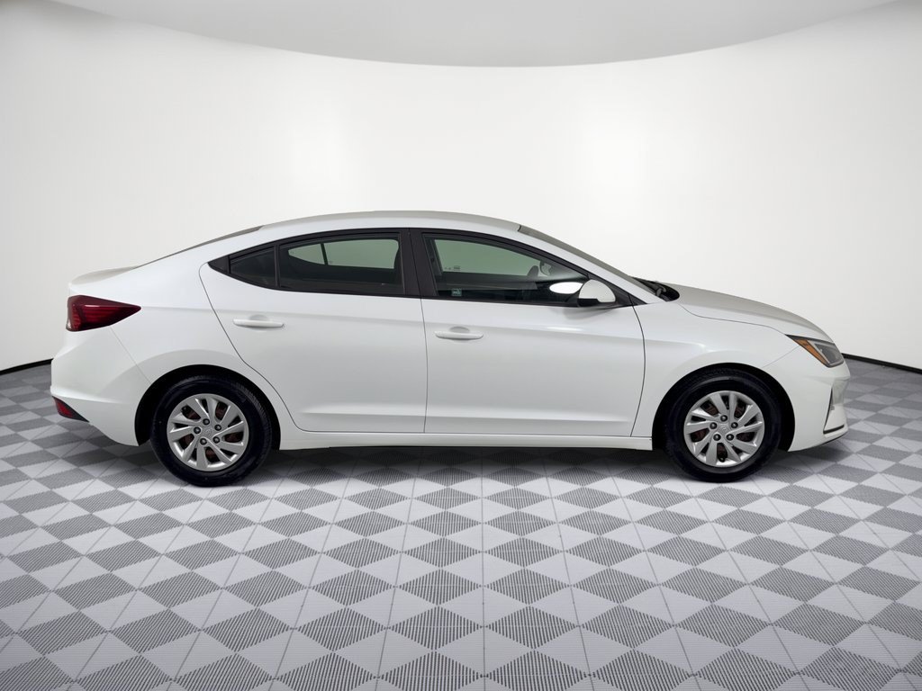 Used 2020 Hyundai Elantra SE w/ Cargo Package (C1) FWD image 8