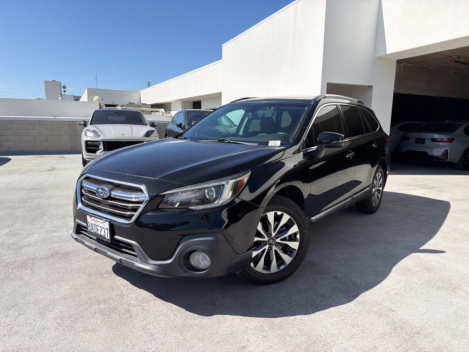Used 2018 Subaru Outback 3.6R Touring AWD/4WD image 3
