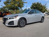 Used 2024 Nissan Altima 2.5 SV image 2