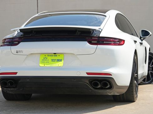 Used 2019 Porsche Panamera RWD image 4
