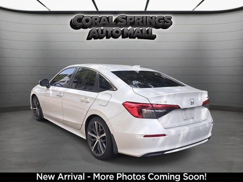 Used 2024 Honda Civic Touring image 3