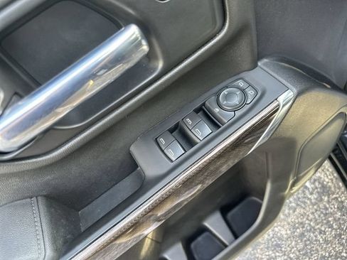 Used 2022 Chevrolet Silverado 1500 LT AWD/4WD image 17
