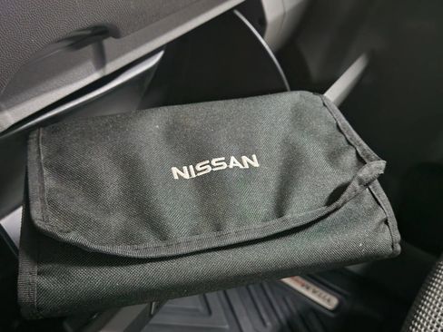 Used 2014 Nissan Frontier SV image 35