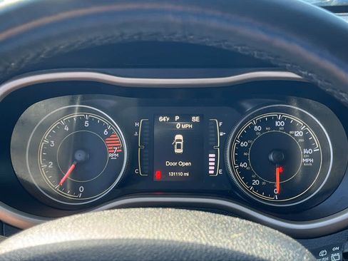 Used 2017 Jeep Cherokee Latitude w/ True North Edition AWD/4WD image 14