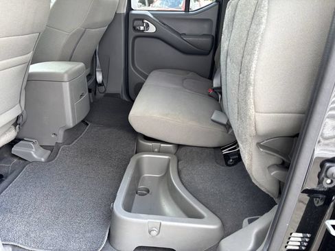 Used 2021 Nissan Frontier SV AWD/4WD image 24