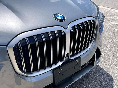 Used 2026 BMW X7 xDrive40i AWD/4WD image 33